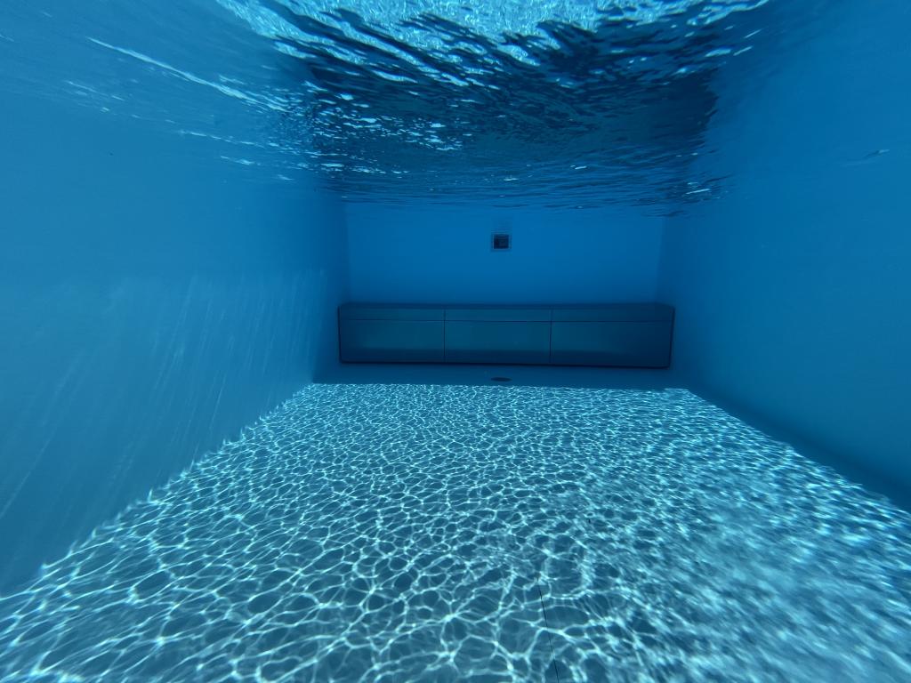 BAC pool systems Unterwassersitzbank mit Edelstahlverkleidung